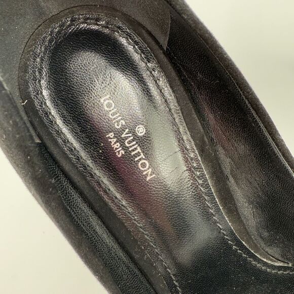 Louis Vuitton LV Monogram Black Suede Pointed Toe Pumps Heels Size 38.5, 8.5 - Picture 10 of 14